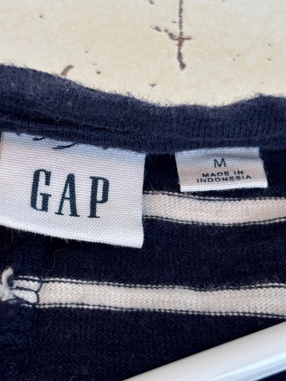 Gap Striped T-Shirt Dress Women’s Medium Blue White 100% Cotton V-Neck Preppy - Picture 6 of 7